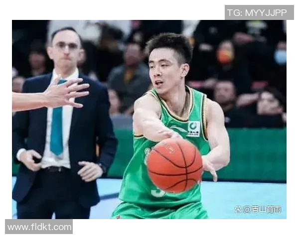 重庆篮球队荣登篮球战术排行榜第一名引领全国篮球风潮