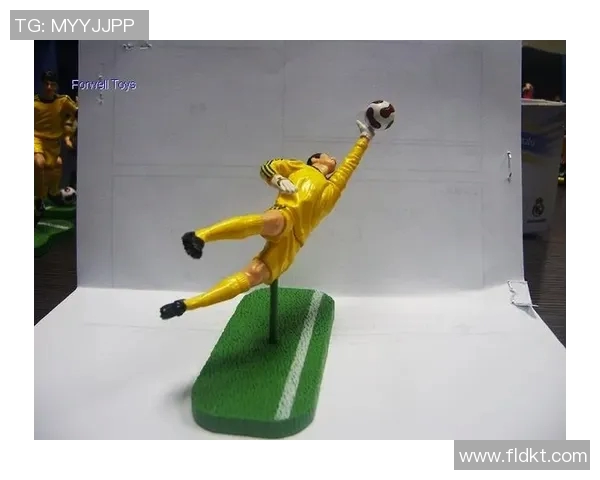 精美足球明星手办盒子图片展示让你领略球场魅力与收藏乐趣