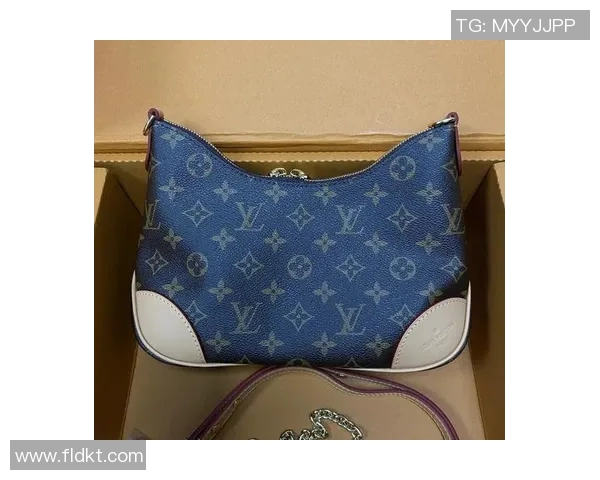 足球明星专属lv盥洗包时尚潮流新选择尽显运动魅力与奢华风范 足球明星专属lv盥洗包时尚潮流新选择尽显运动魅力与奢华风范